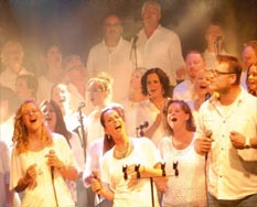 The Young Church Singers treden op bij Ten Hulscher